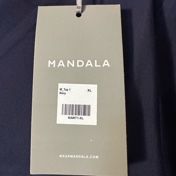 COPY - Mandala scrubs, navy blue, brand new with tags. XL top/ 2XL Jogger botto… - Picture 3 of 5